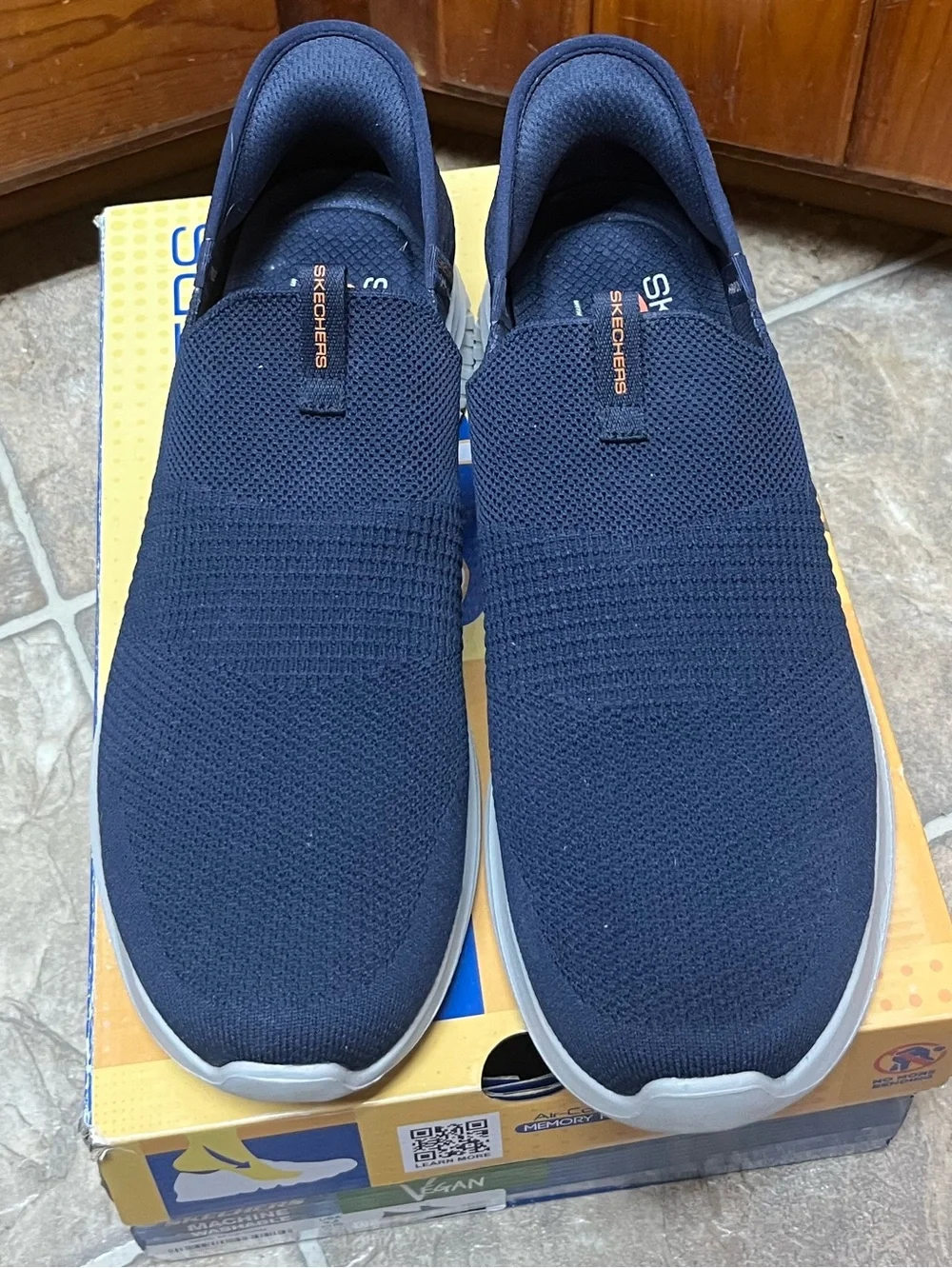 Skechers Navy Blue Hand Free Slip-Ons Sneakers Walking Shoes Mens 9.5